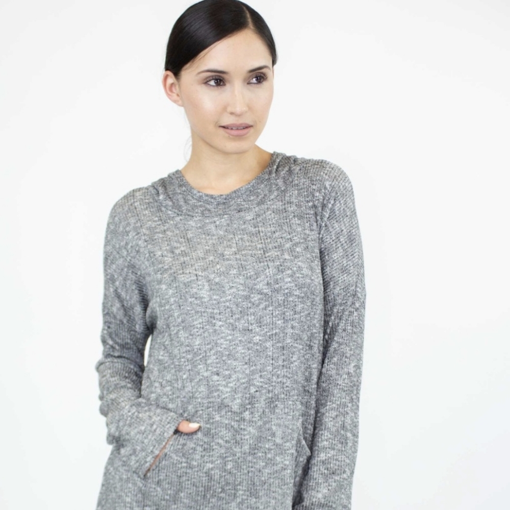 Charcoal Gray Long Sleeve Hooded Pocket Top XL